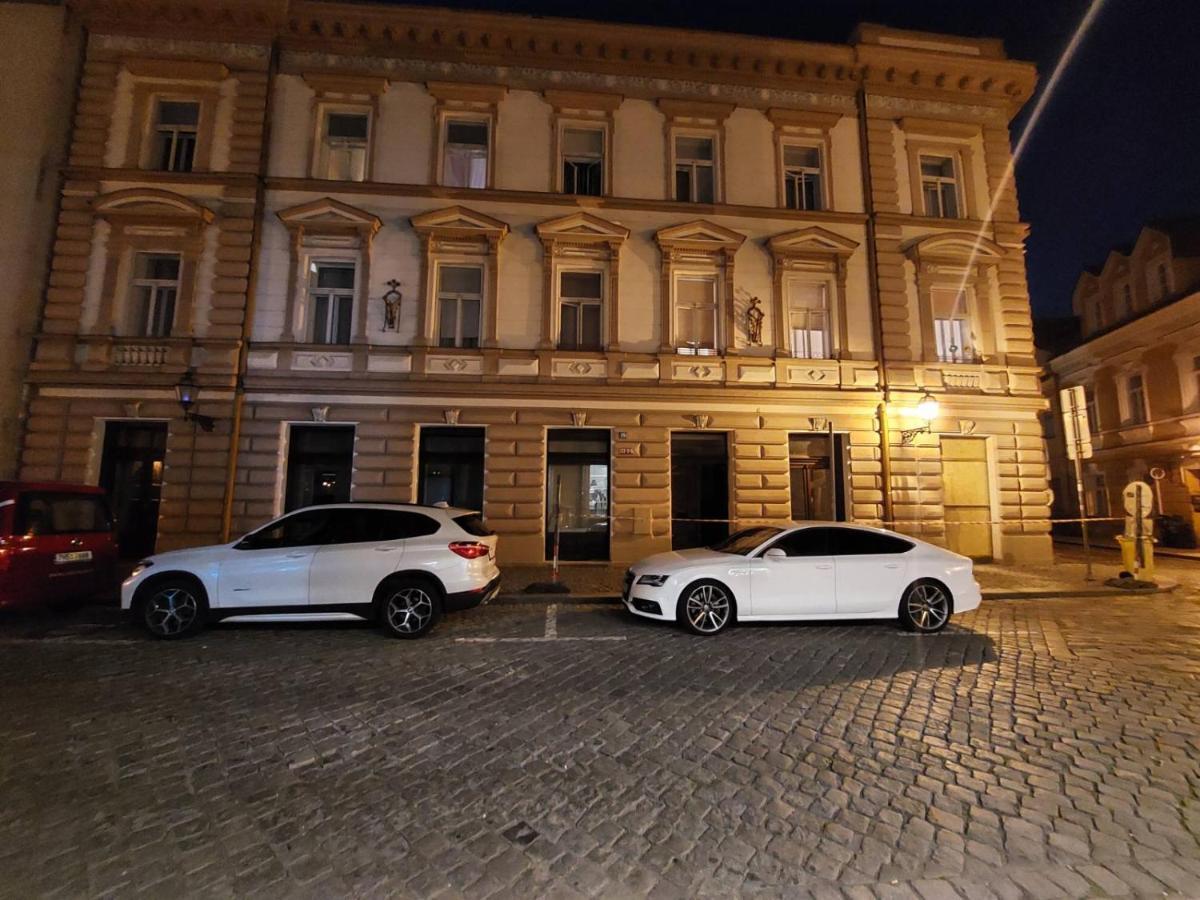 Exkluzivni Apartman V Prizemi V Hradci Kralove Χράντεκ Κράλοβε Εξωτερικό φωτογραφία