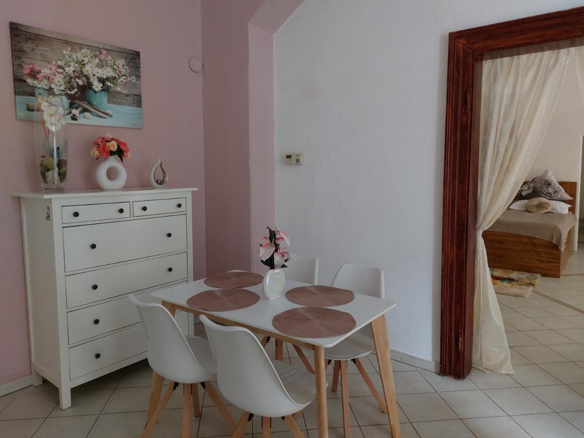 Exkluzivni Apartman V Prizemi V Hradci Kralove Χράντεκ Κράλοβε Εξωτερικό φωτογραφία