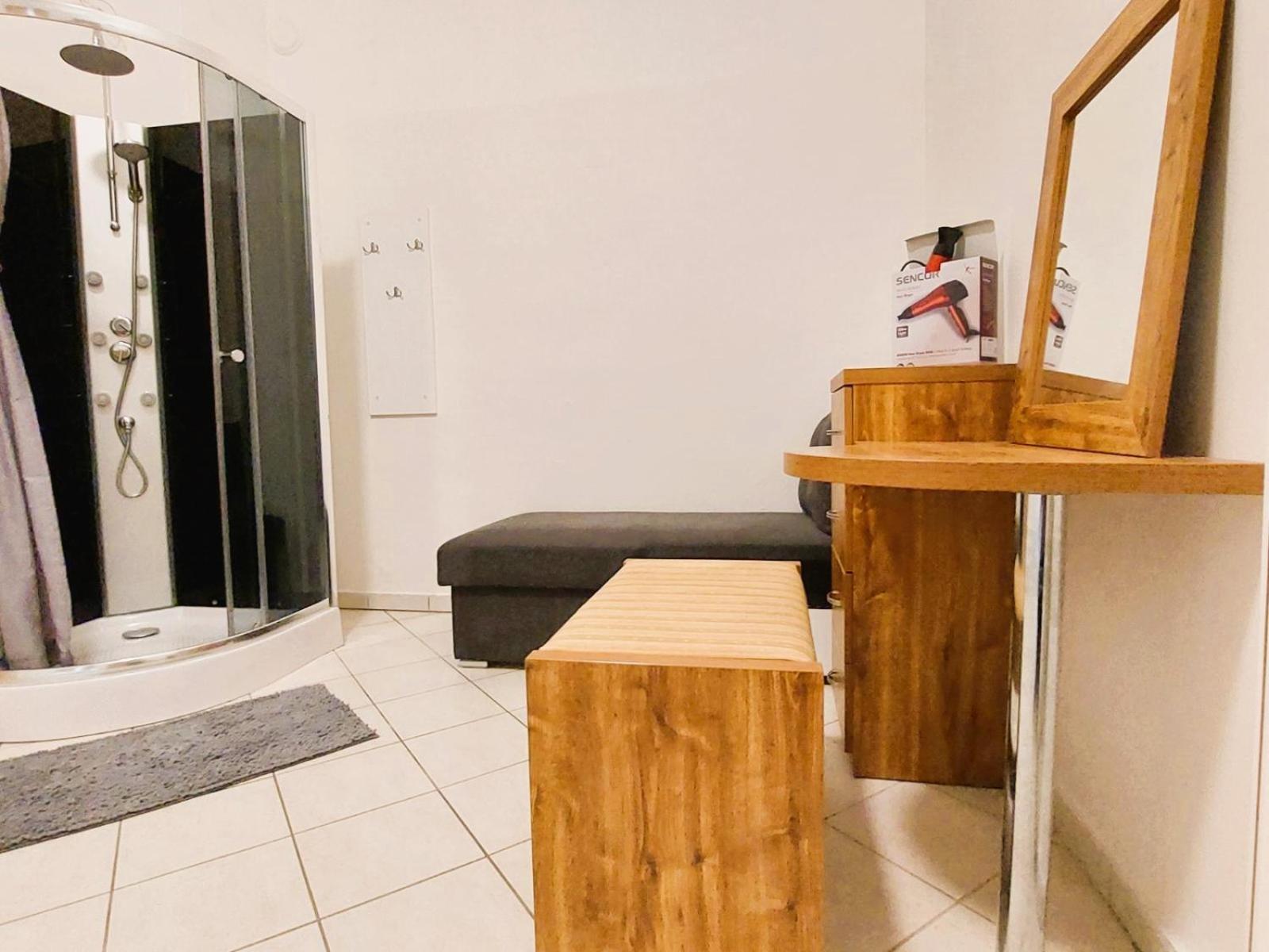 Exkluzivni Apartman V Prizemi V Hradci Kralove Χράντεκ Κράλοβε Εξωτερικό φωτογραφία